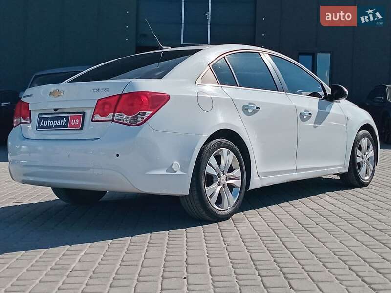 Седан Chevrolet Cruze 2012 в Львове
