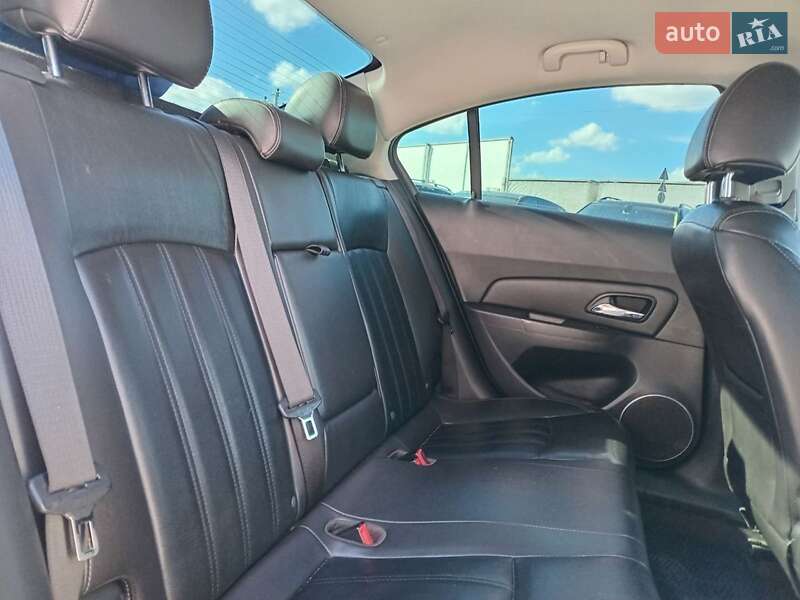 Седан Chevrolet Cruze 2012 в Львове