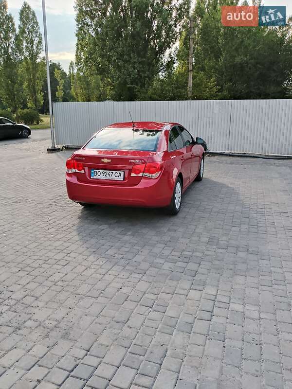Седан Chevrolet Cruze 2011 в Тернополі
