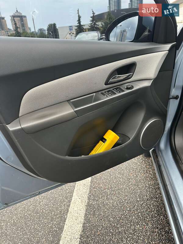 Седан Chevrolet Cruze 2010 в Киеве