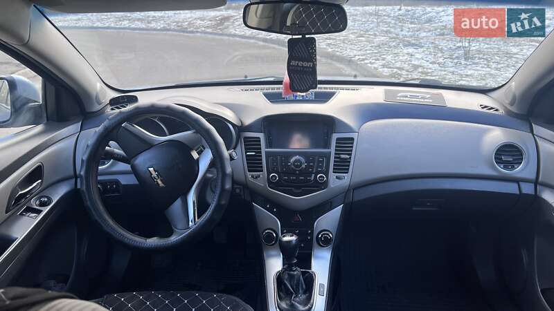 Седан Chevrolet Cruze 2010 в Кривому Розі