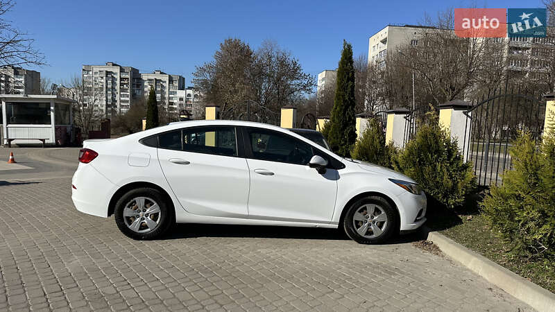 Седан Chevrolet Cruze 2018 в Львове