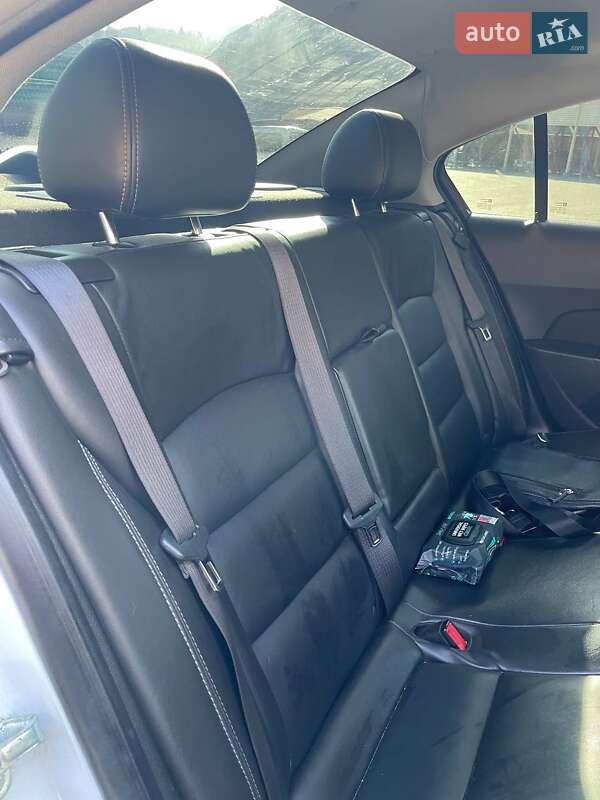 Седан Chevrolet Cruze 2014 в Міжгір'ї