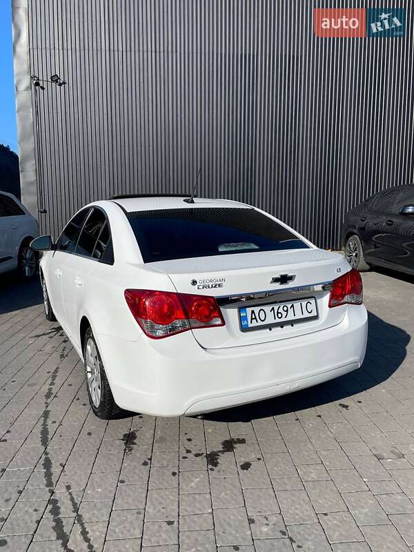 Седан Chevrolet Cruze 2014 в Міжгір'ї