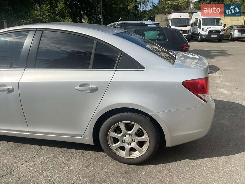 Седан Chevrolet Cruze 2011 в Киеве