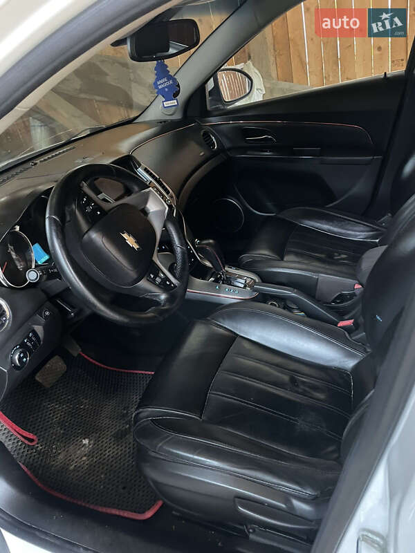 Седан Chevrolet Cruze 2011 в Рахове