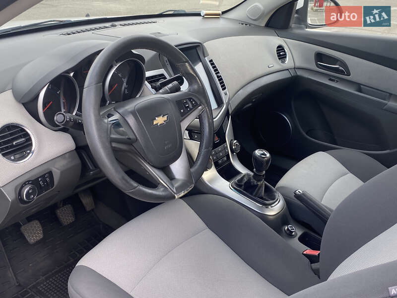 Седан Chevrolet Cruze 2009 в Киеве фото 8 Седан Chevrolet Cruze 2009 в Киеве