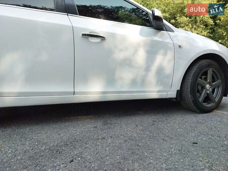 Седан Chevrolet Cruze 2011 в Виннице