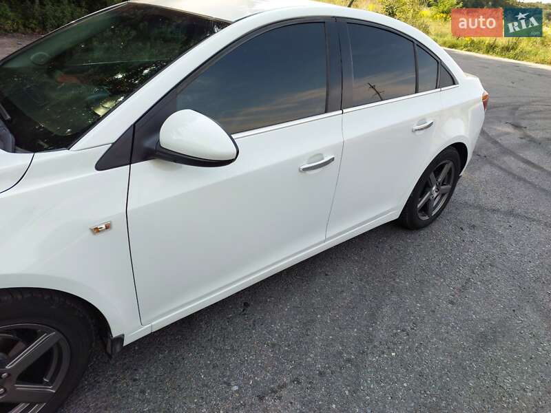 Седан Chevrolet Cruze 2011 в Виннице