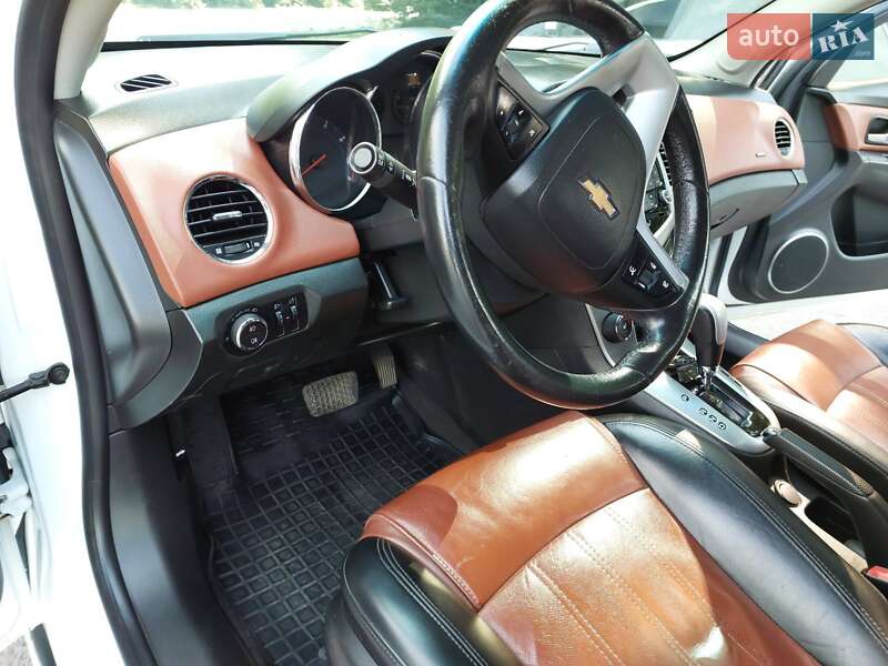 Седан Chevrolet Cruze 2011 в Виннице