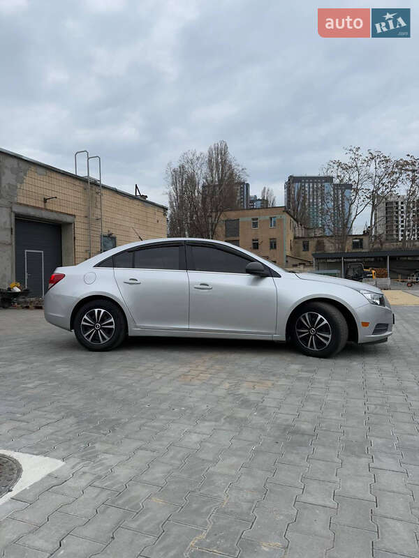 Седан Chevrolet Cruze 2011 в Одесі