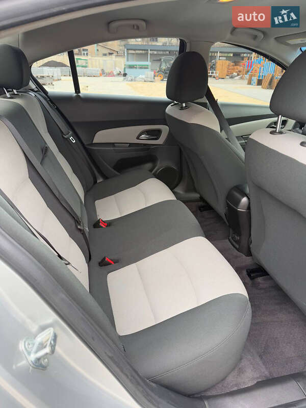 Седан Chevrolet Cruze 2011 в Одесі