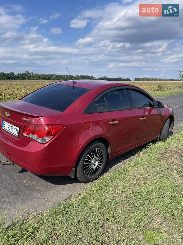 Седан Chevrolet Cruze 2010 в Полтаві