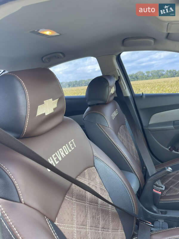 Седан Chevrolet Cruze 2010 в Полтаві