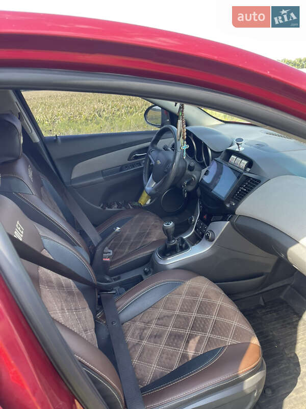 Седан Chevrolet Cruze 2010 в Полтаві