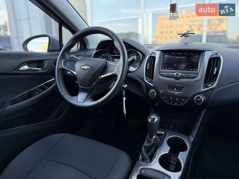 Седан Chevrolet Cruze 2018 в Киеве