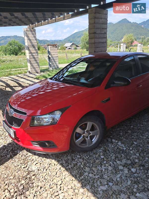 Седан Chevrolet Cruze 2009 в Ганичах