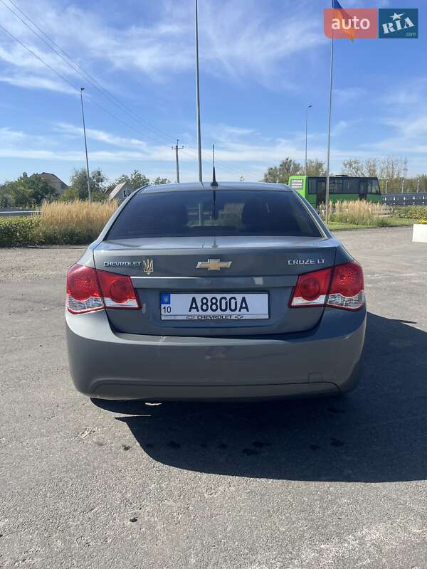 Седан Chevrolet Cruze 2011 в Ирпене