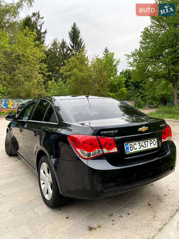 Седан Chevrolet Cruze 2011 в Львове