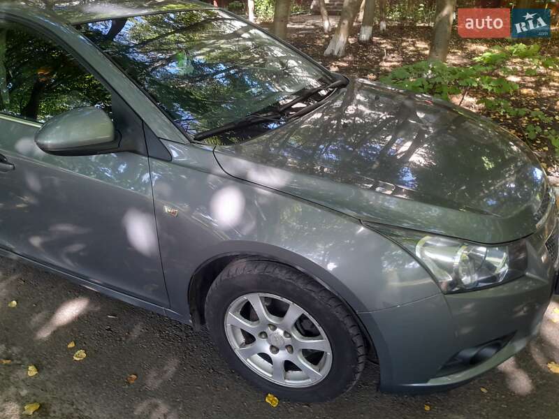 Седан Chevrolet Cruze 2010 в Казатине