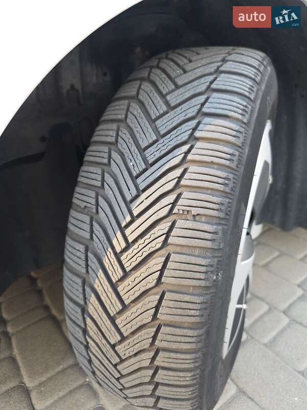 Хэтчбек Chevrolet Cruze 2011 в Киеве