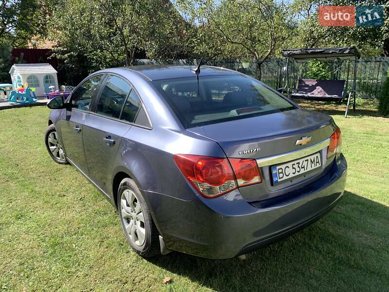 Седан Chevrolet Cruze 2012 в Львове