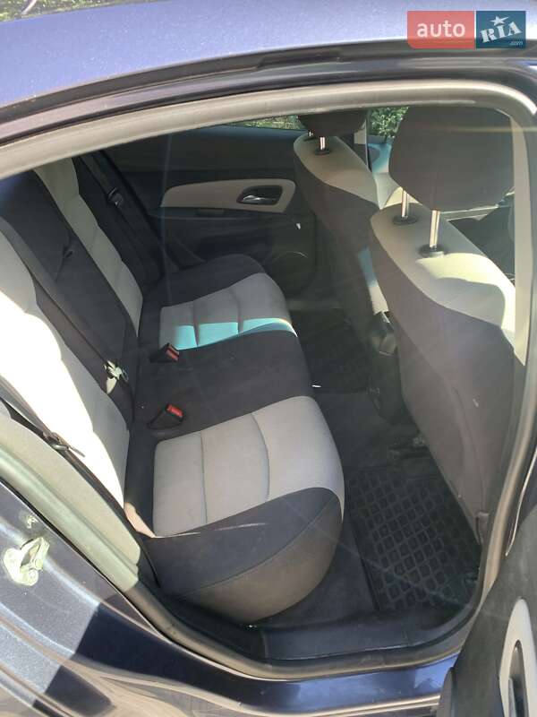 Седан Chevrolet Cruze 2012 в Львове