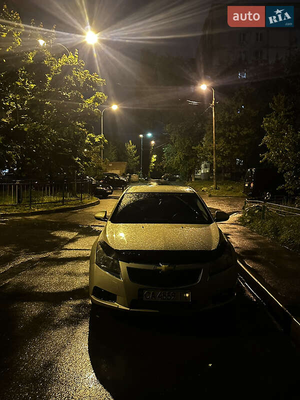 Седан Chevrolet Cruze 2011 в 