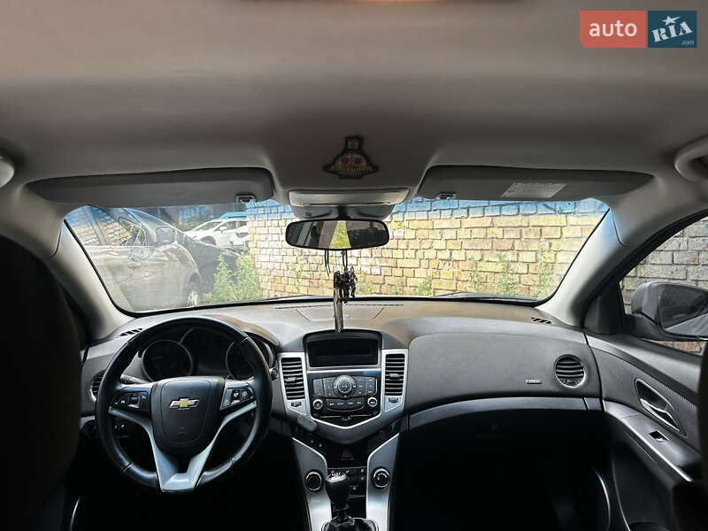 Седан Chevrolet Cruze 2011 в Киеве фото 11 Седан Chevrolet Cruze 2011 в Киеве
