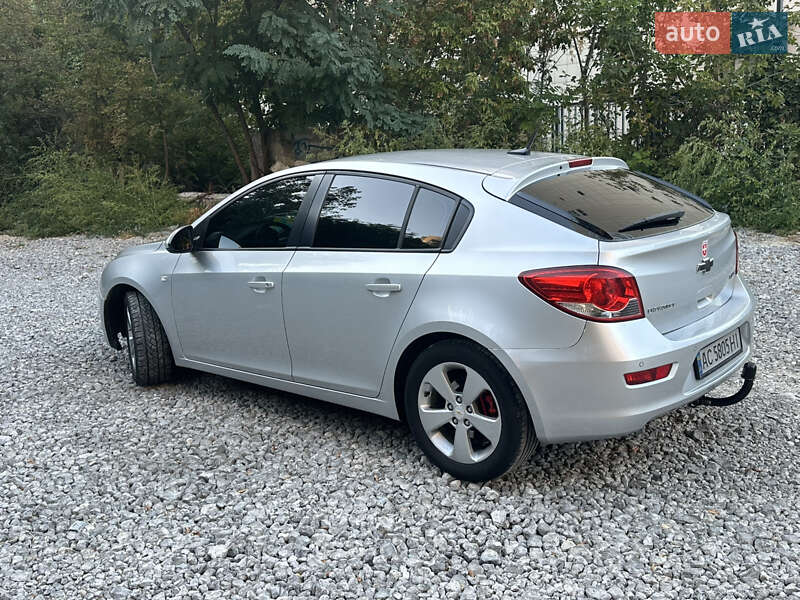 Хэтчбек Chevrolet Cruze 2012 в Днепре