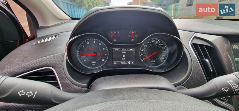 Седан Chevrolet Cruze 2017 в Ужгороді