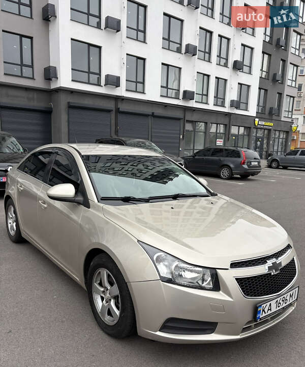 Седан Chevrolet Cruze 2014 в Чернигове
