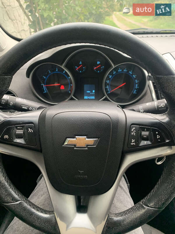 Седан Chevrolet Cruze 2013 в Киеве фото 13 Седан Chevrolet Cruze 2013 в Киеве