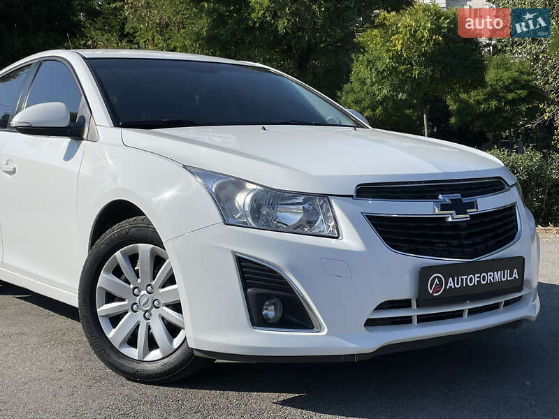 Хэтчбек Chevrolet Cruze 2014 в Киеве фото 2 Хэтчбек Chevrolet Cruze 2014 в Киеве