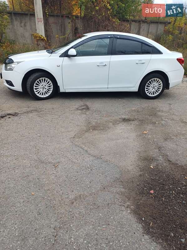 Седан Chevrolet Cruze 2010 в Черкассах фото 3 Седан Chevrolet Cruze 2010 в Черкассах