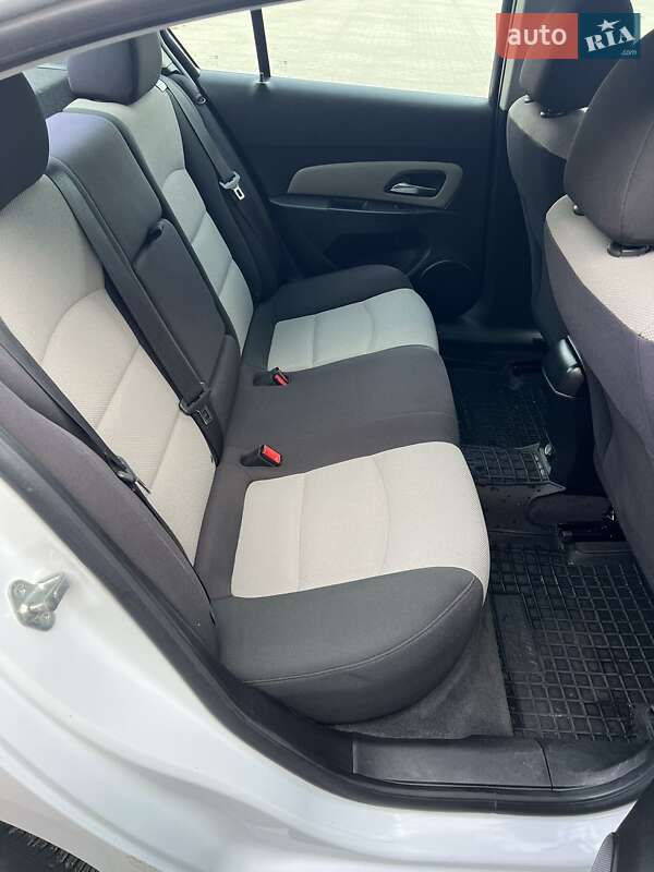 Седан Chevrolet Cruze 2012 в Тернополе