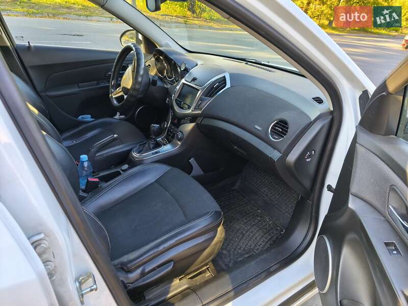 Хэтчбек Chevrolet Cruze 2013 в Полтаве