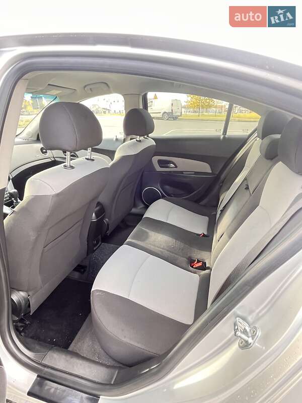 Седан Chevrolet Cruze 2011 в Луцке фото 6 Седан Chevrolet Cruze 2011 в Луцке