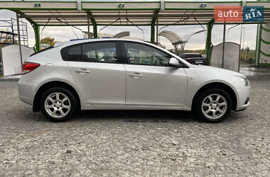 Хэтчбек Chevrolet Cruze 2012 в 