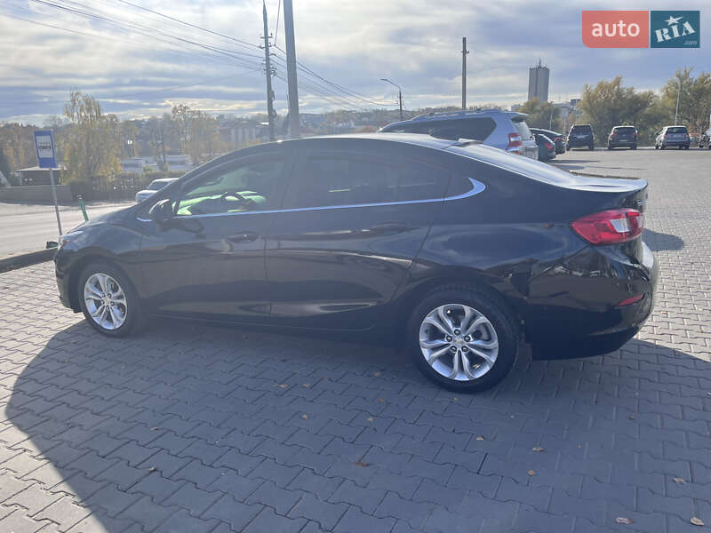 Седан Chevrolet Cruze 2018 в Черновцах
