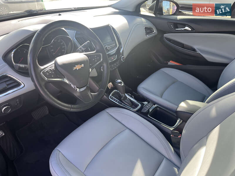 Седан Chevrolet Cruze 2018 в Черновцах