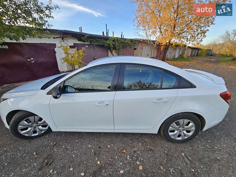 Седан Chevrolet Cruze 2015 в Кривому Розі