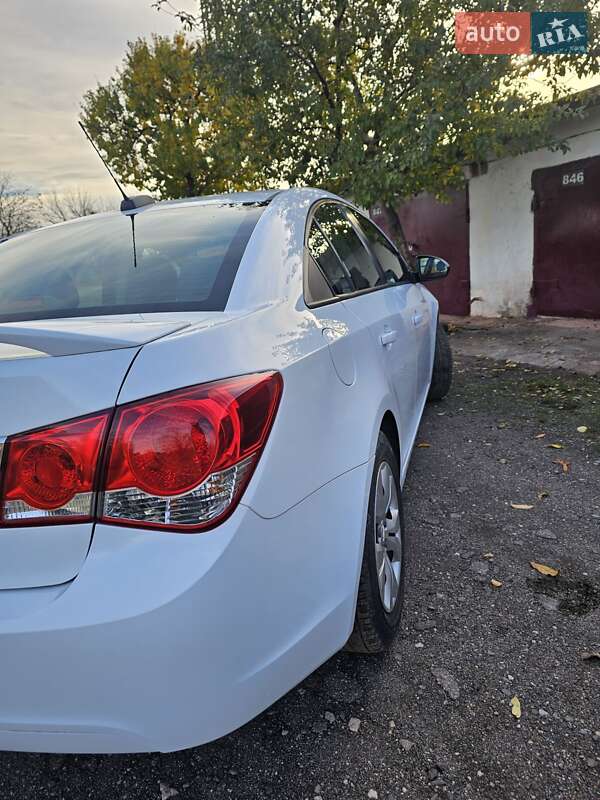 Седан Chevrolet Cruze 2015 в Кривому Розі