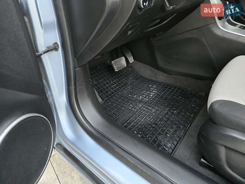 Седан Chevrolet Cruze 2011 в Ивано-Франковске