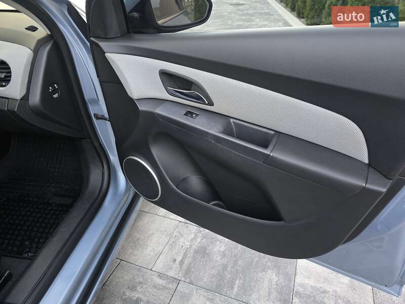 Седан Chevrolet Cruze 2011 в Ивано-Франковске