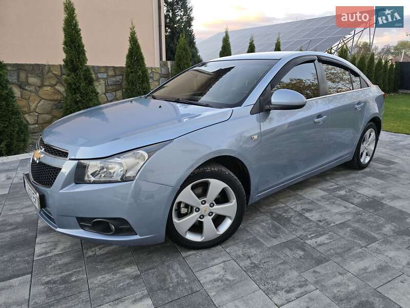 Седан Chevrolet Cruze 2011 в Ивано-Франковске