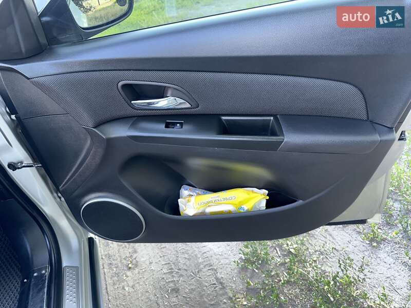 Седан Chevrolet Cruze 2011 в Днепре фото 17 Седан Chevrolet Cruze 2011 в Днепре