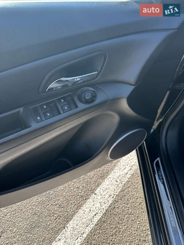 Седан Chevrolet Cruze 2013 в Луцке