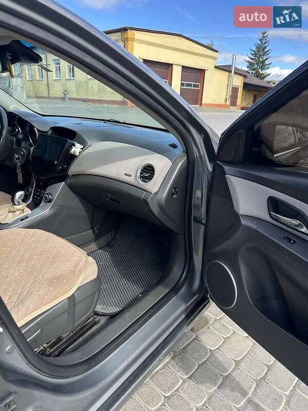 Седан Chevrolet Cruze 2009 в Іллінцях