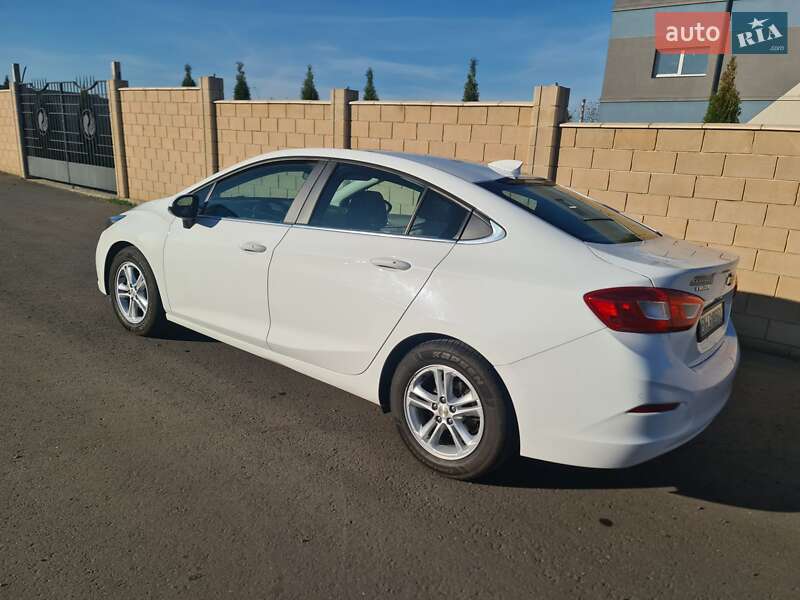 Седан Chevrolet Cruze 2016 в Черноморске